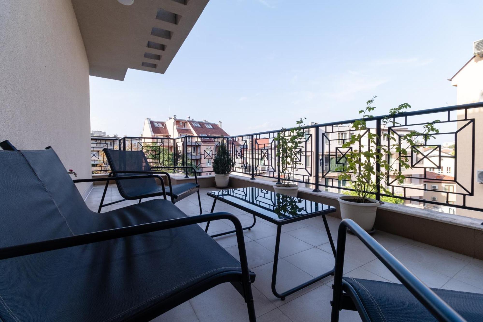 1-Bedroom Apartment With Free Private Parking Plovdiv Esterno foto