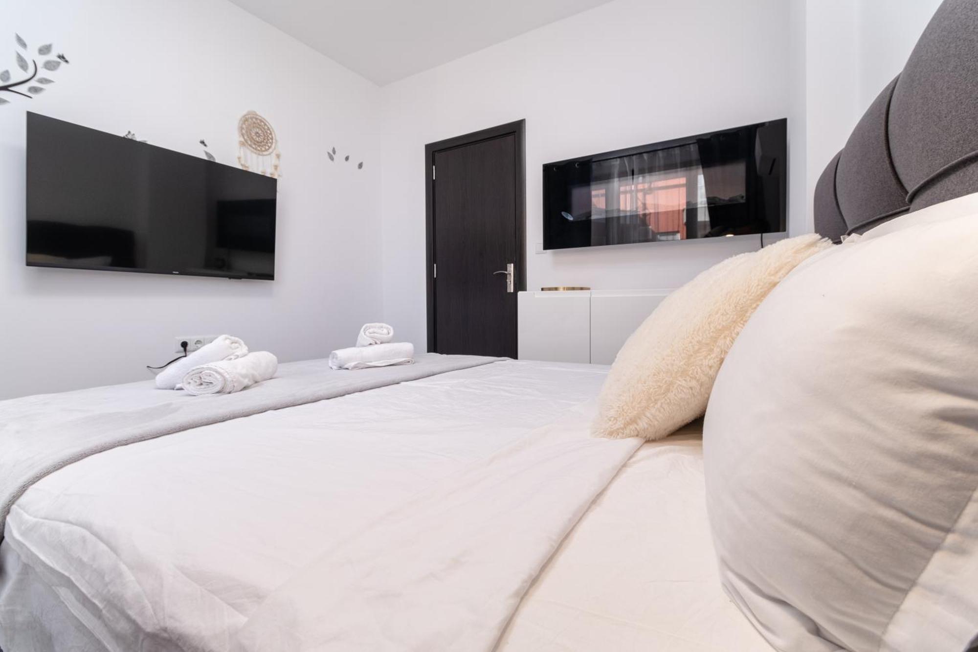1-Bedroom Apartment With Free Private Parking Plovdiv Esterno foto