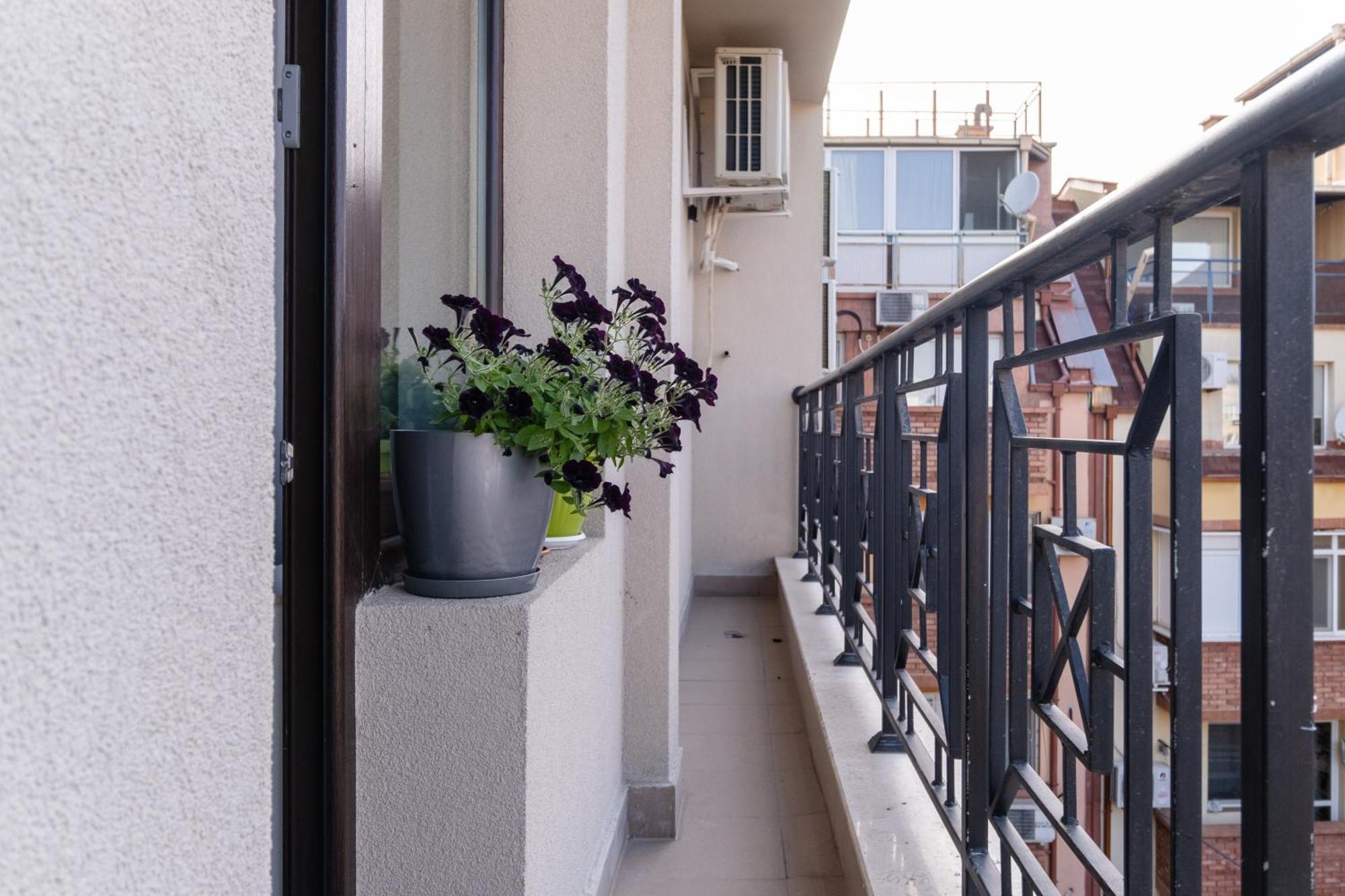 1-Bedroom Apartment With Free Private Parking Plovdiv Esterno foto